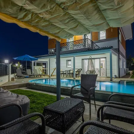 Villa Senay וילה